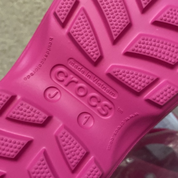 Crocs Handle It Rain Boots in candy pink - Picture 6 of 10